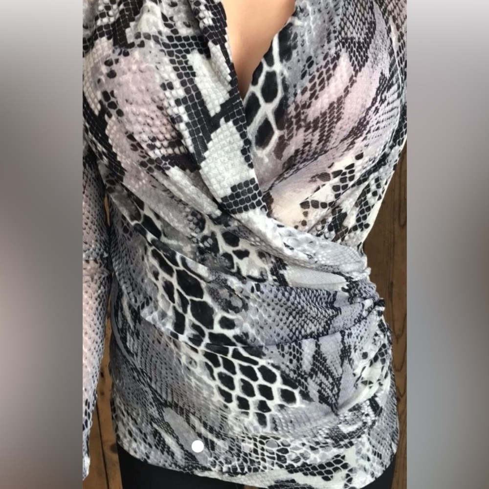 Karen Kane Sheer Snakeskin LS Top M Black/Gray Maximalist Gathered Waist USA